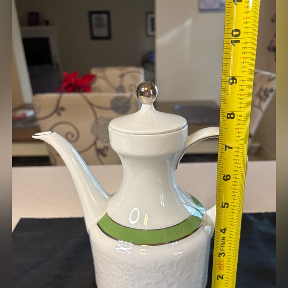 Hutschenreuther Porcelain Coffee Pot - Picture 9 of 9